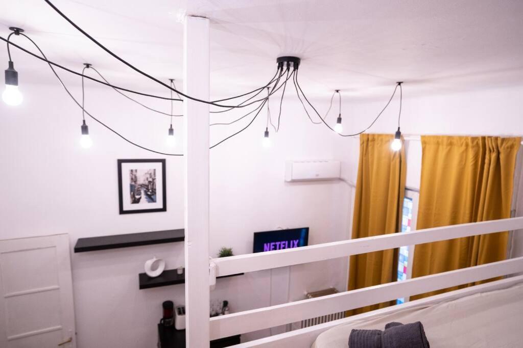 Cozy Studio Near Cismigiu Park Appartamento Bucarest Esterno foto